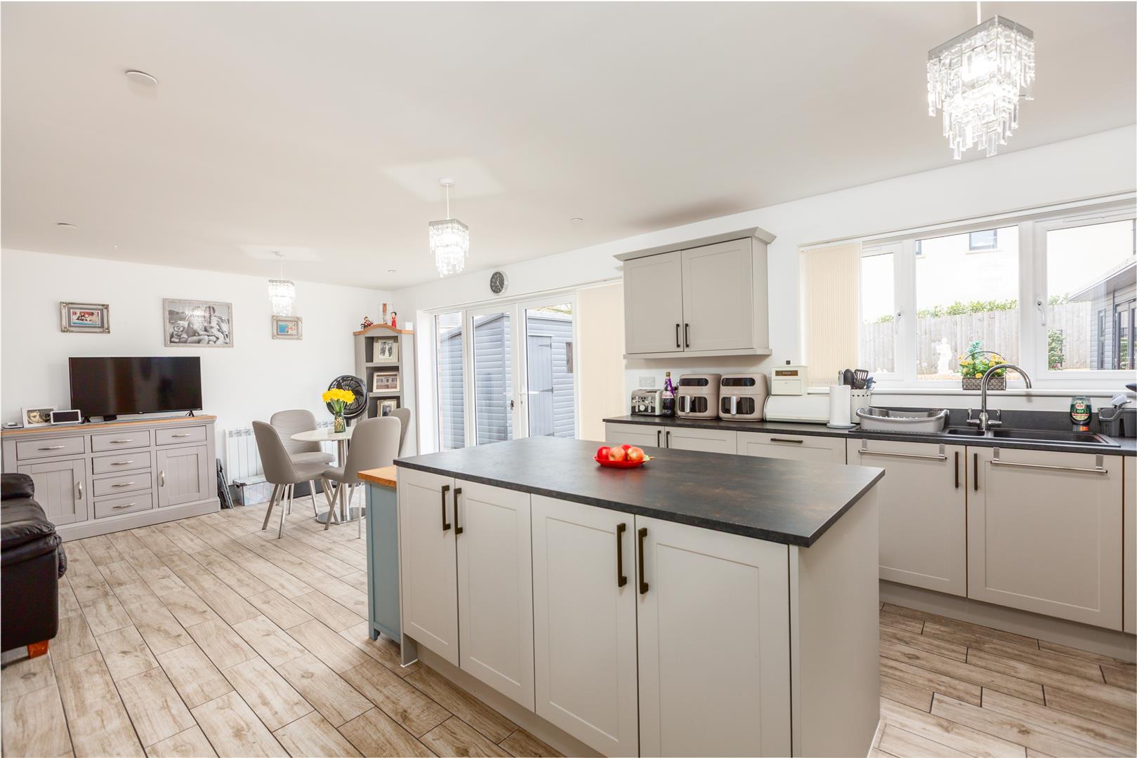 Clos Clemment, Five Roads, Llanelli, SA15 5YQ